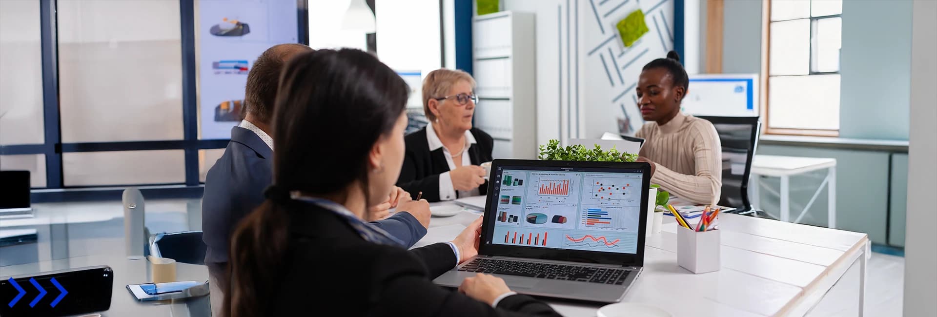 What industries benefit from business intelligence?